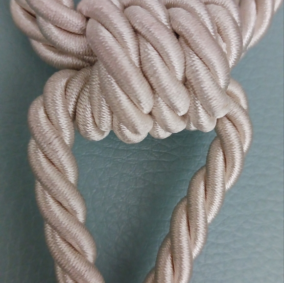 Curtain Luxury Tie Back Pair - Picture 3 of 4